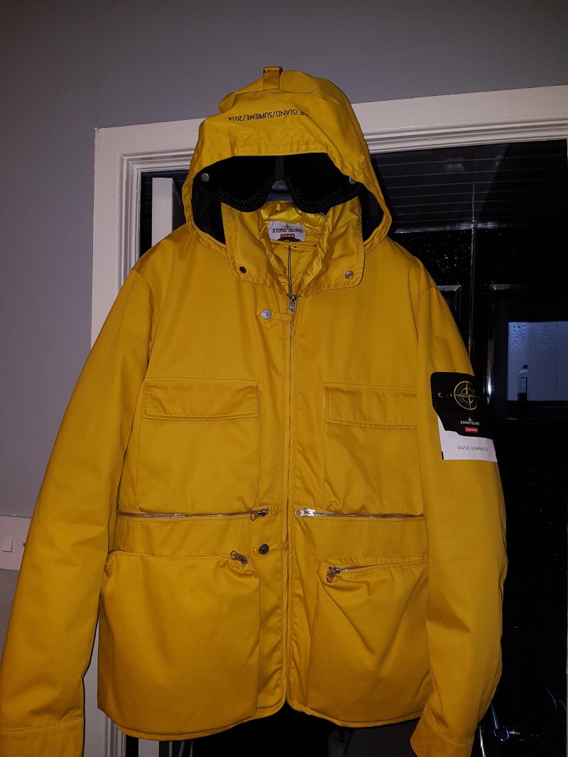 Photograph of Stone Island Raso Gommato